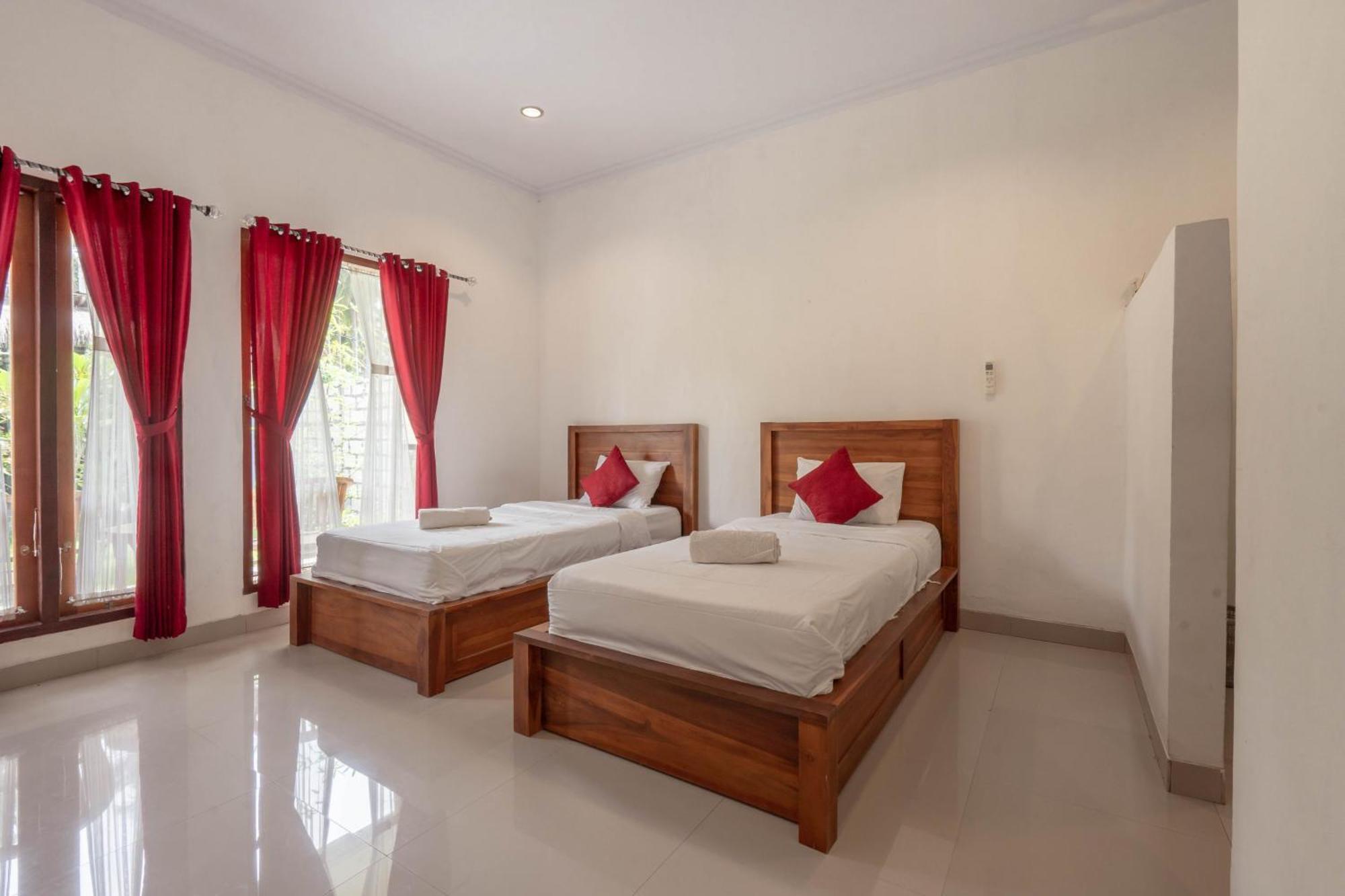 Omah Nusa Villa Redpartner Toyapakeh エクステリア 写真