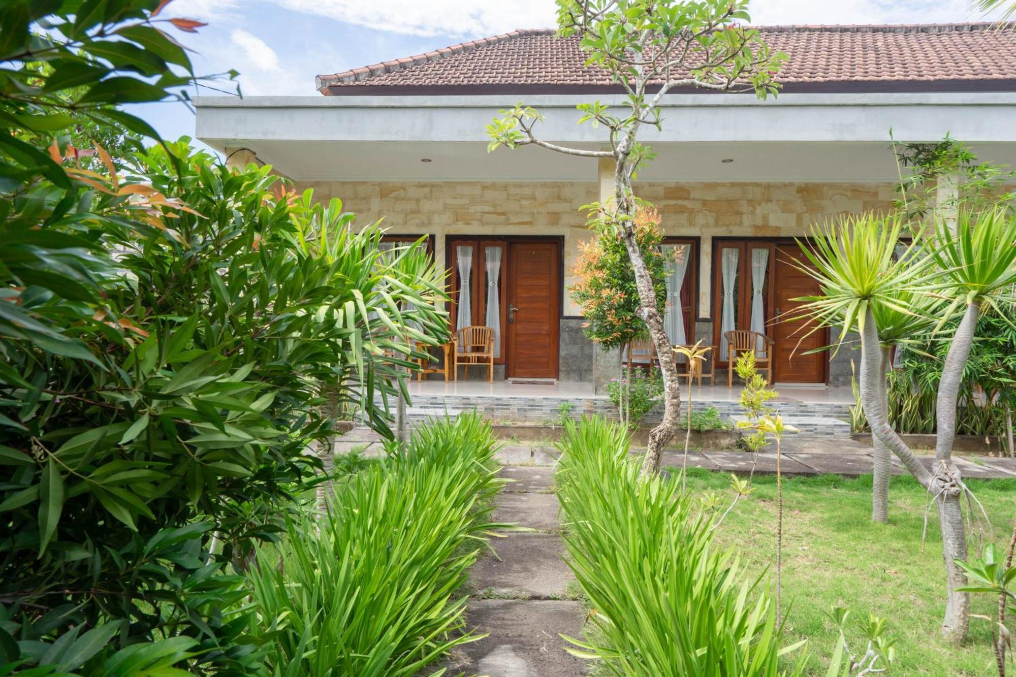 Omah Nusa Villa Redpartner Toyapakeh エクステリア 写真