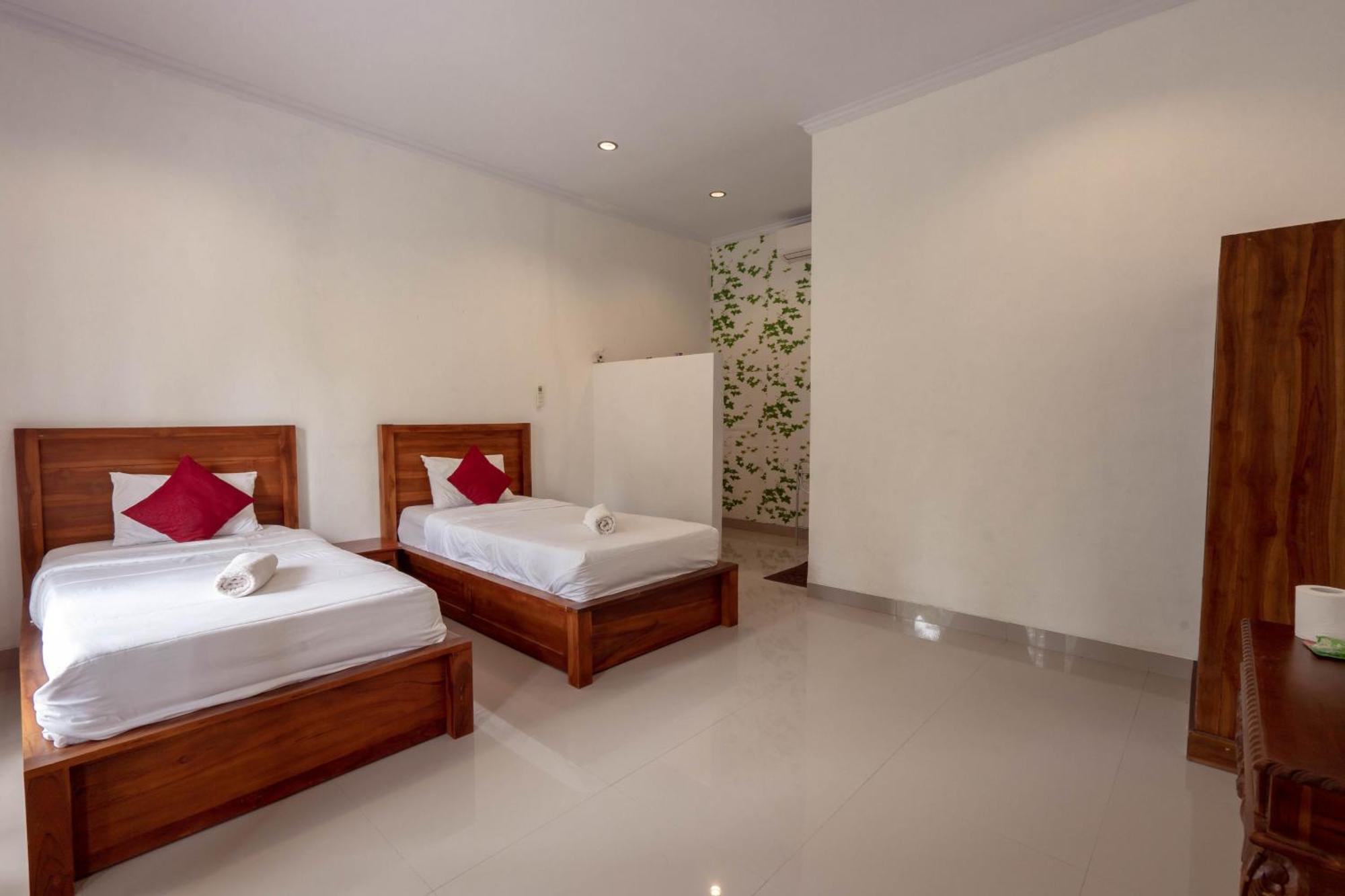 Omah Nusa Villa Redpartner Toyapakeh エクステリア 写真