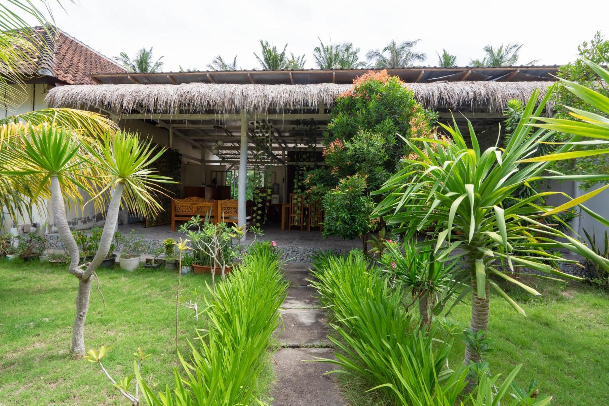 Omah Nusa Villa Redpartner Toyapakeh エクステリア 写真